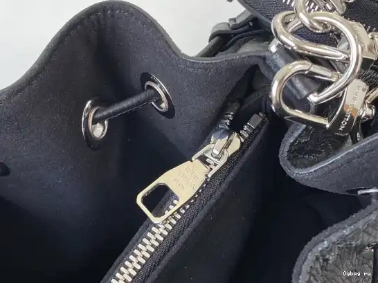 VUITTON LOUIS MURIA 0610